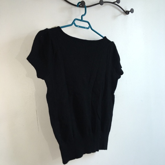 SOLD! 2/$20 Vintage Knit Short sleeves sweater - Picture 7 of 7